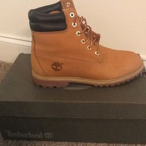Women’s Timberland Boots 8.5